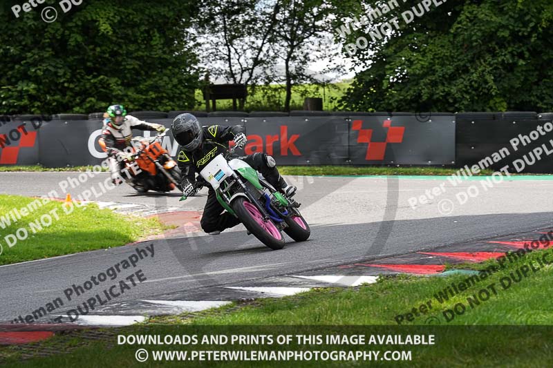 cadwell no limits trackday;cadwell park;cadwell park photographs;cadwell trackday photographs;enduro digital images;event digital images;eventdigitalimages;no limits trackdays;peter wileman photography;racing digital images;trackday digital images;trackday photos